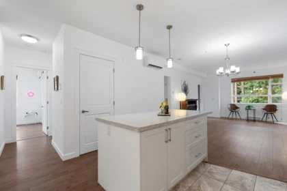 Kitchen Photo of 404 14588 Mcdougall Drive, Surrey, BC