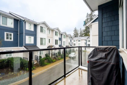 Kitchen Photo of 38 14355 62 Avenue, Surrey, BC