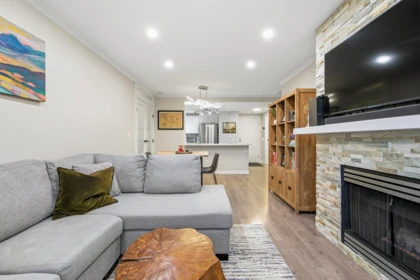 212 6893 Prenter Street, Burnaby, BC, Burnaby — Apartment/Condo for sale