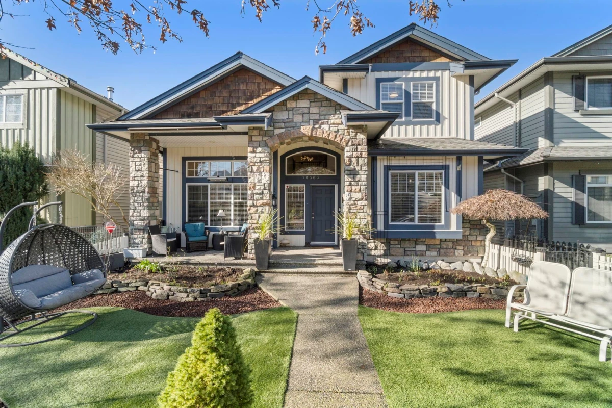 Exterior Rear Photo of 10363 Robertson Street, Maple Ridge, BC