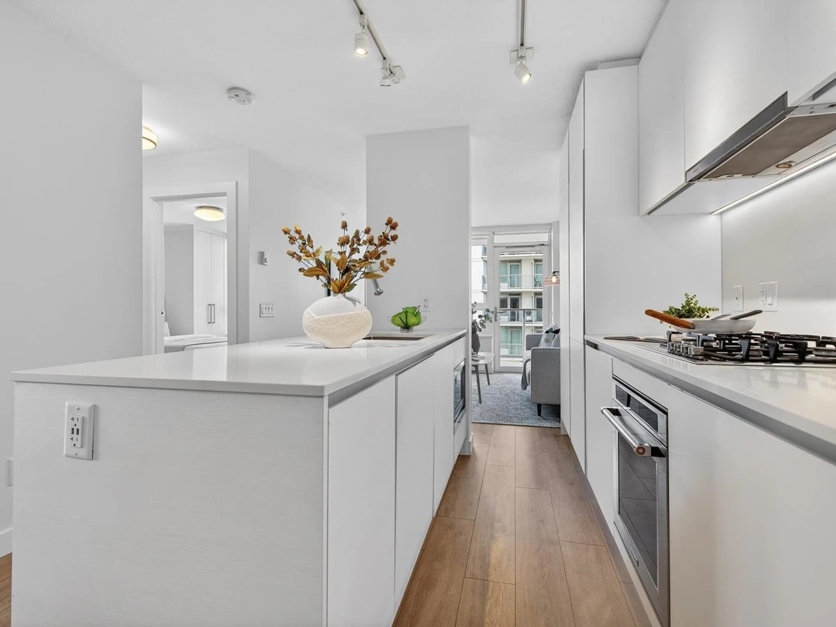 Dining Area Photo of 905 988 Quayside Drive, New Westminster, BC