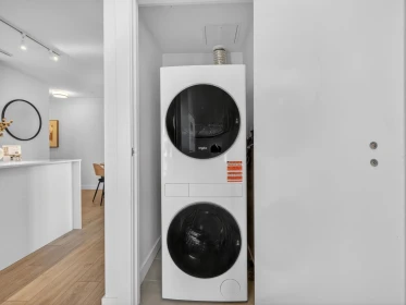Walk-In Closet Photo of 905 988 Quayside Drive, New Westminster, BC