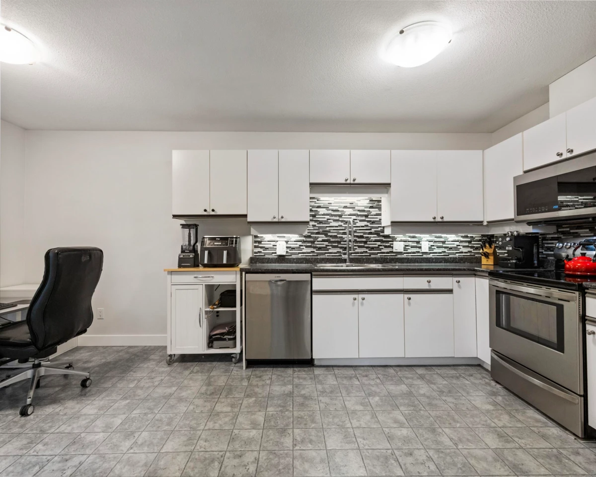 Dining Area Photo of 227 1215 Lansdowne Drive, Coquitlam, BC
