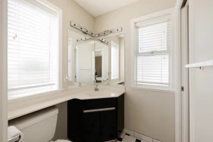 Hot Tub / Spa Photo of 631 E 17th Street, North Vancouver, BC
