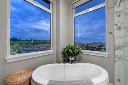 Entry Foyer Photo of 605 5011 Springs Boulevard, Delta, BC