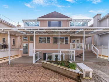 Hot Tub / Spa Photo of 47 E 50th Avenue, Vancouver, BC