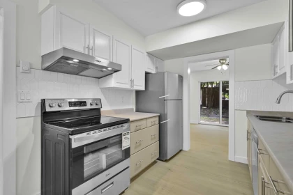 Breakfast Nook Photo of 14 13990 74 Avenue, Surrey, BC