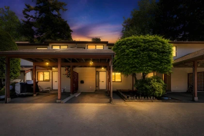 Front Yard Photo of 14 13990 74 Avenue, Surrey, BC