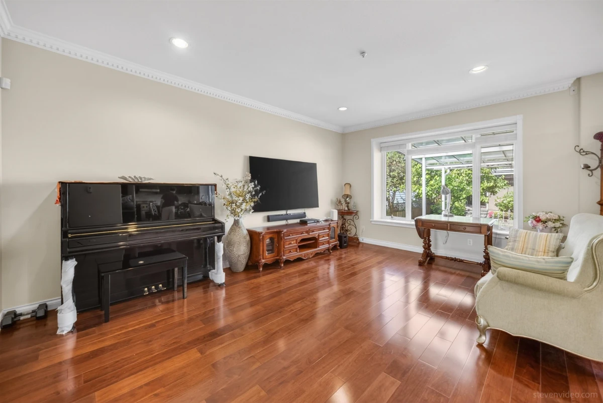 Dining Area Photo of 2407 W 18th Avenue, Vancouver, BC