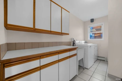 Hallway Photo of 2445 W 19th Avenue, Vancouver, BC