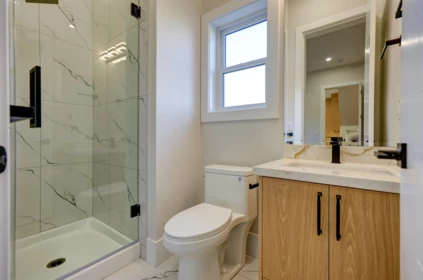 Guest Bathroom Photo of 11682 71a Avenue, Delta, BC