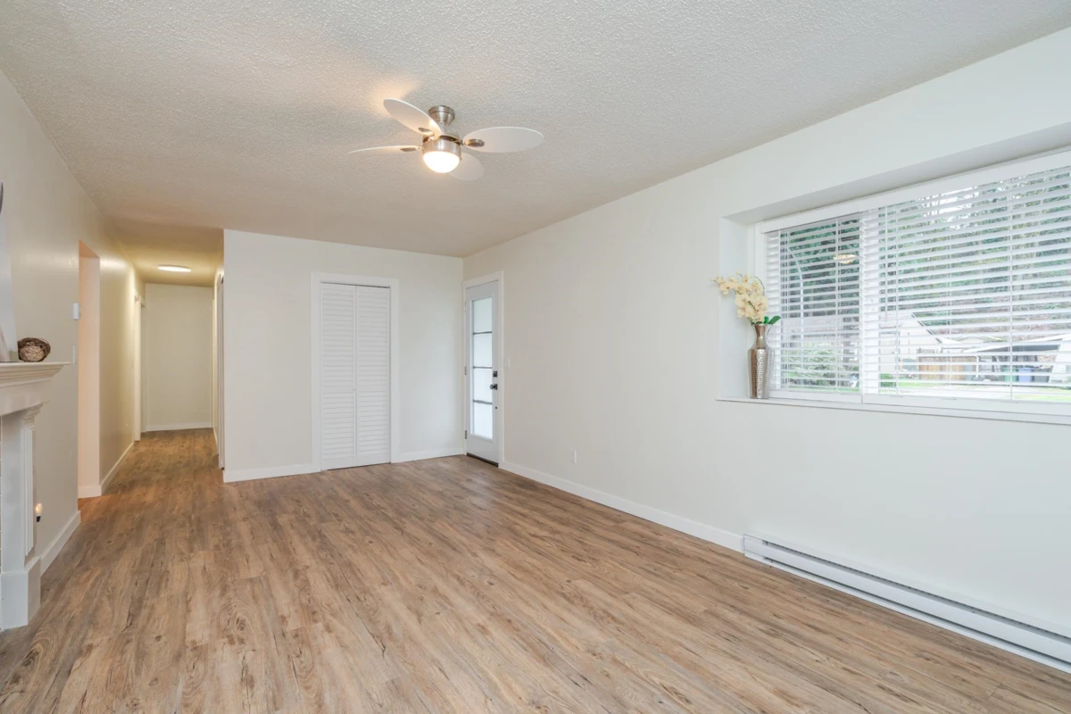 Living Room Photo of 34843 Laburnum Avenue, Abbotsford, BC