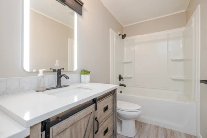 Mudroom Photo of 34843 Laburnum Avenue, Abbotsford, BC