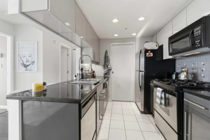 Walk-In Closet Photo of 908 1408 Strathmore Mews, Vancouver, BC