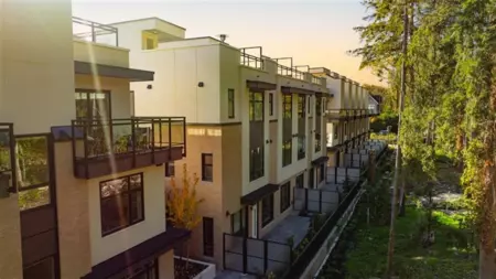 128 2050 Glenaire Drive, North Vancouver, BC, North vancouver — Townhouse for sale