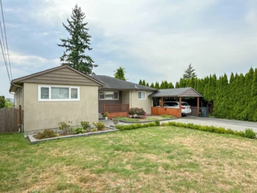 Swimming Pool Photo of 652 Shaw Avenue, Coquitlam, BC