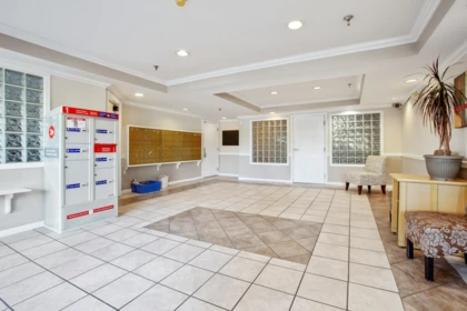 Guest Bathroom Photo of 440 22661 Lougheed Highway, Maple Ridge, BC