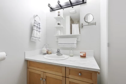 Walk-In Closet Photo of 440 22661 Lougheed Highway, Maple Ridge, BC