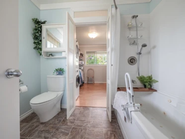 Powder Room Photo of 616 N Fletcher Road, Gibsons, BC