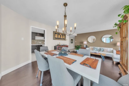 Breakfast Nook Photo of 601 717 Jervis Street, Vancouver, BC
