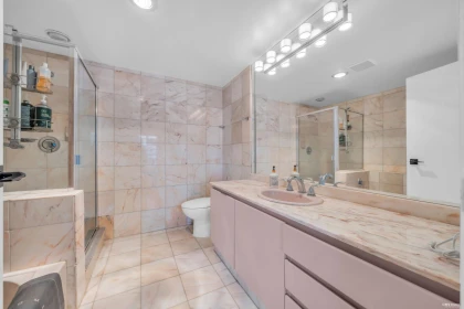 Entry Foyer Photo of 601 717 Jervis Street, Vancouver, BC