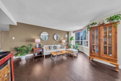Kitchen Photo of 601 717 Jervis Street, Vancouver, BC
