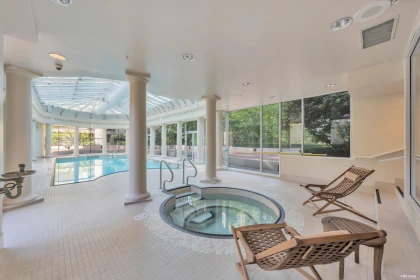 Swimming Pool Photo of 601 717 Jervis Street, Vancouver, BC