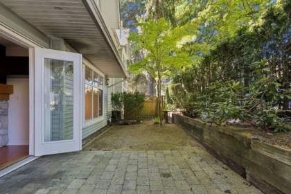 Backyard Photo of 993 Lynn Valley Road, North Vancouver, BC