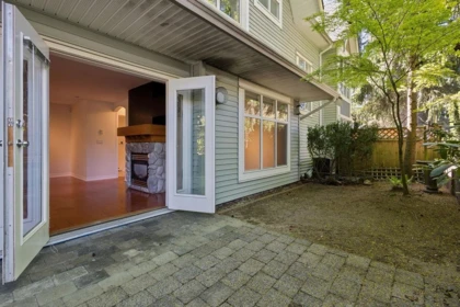 Front Yard Photo of 993 Lynn Valley Road, North Vancouver, BC