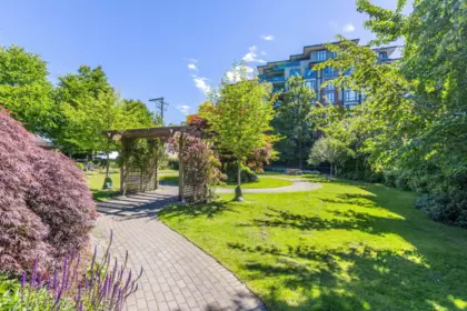Community Amenities Photo (Clubhouse) of 301 1580 Martin Street, White Rock, BC