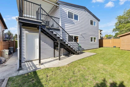 Staircase Photo of 7432 115a Street, Delta, BC