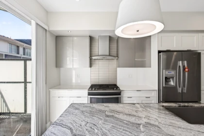 Kitchen Island Photo of 14 20852 77a Avenue, Langley, BC