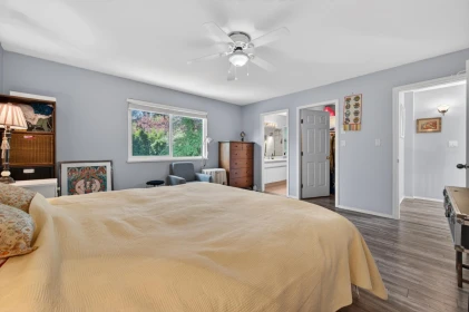 Hallway Photo of 9465 164 Street, Surrey, BC