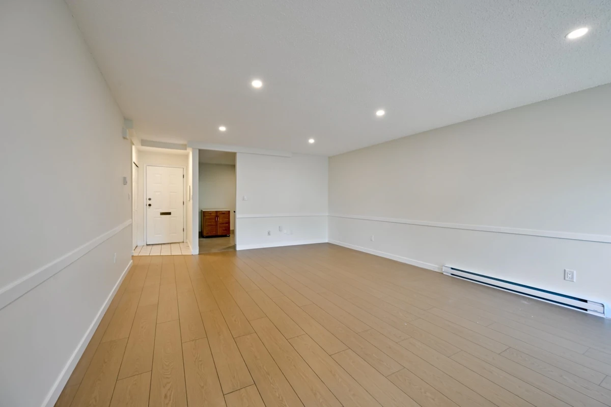 Dining Area Photo of 72 3030 Trethewey Street, Abbotsford, BC