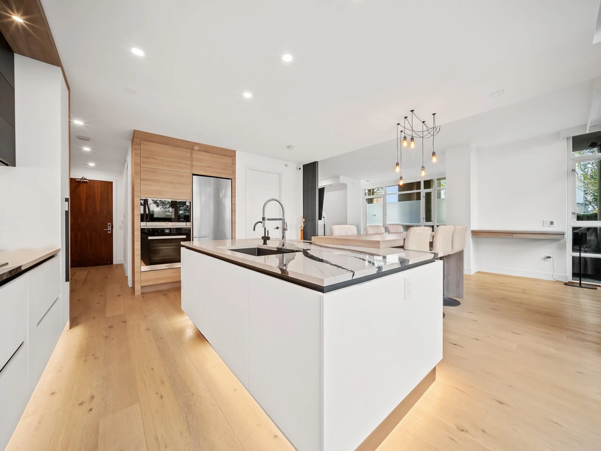 Dining Area Photo of 180 Athletes Way, Vancouver, BC