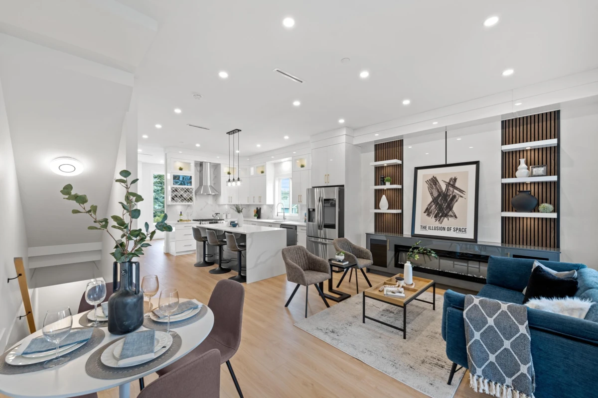 Living Room Photo of 1 122 Eighth Avenue, New Westminster, BC