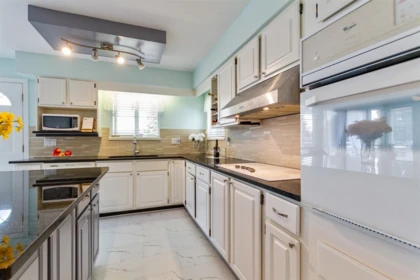 Kitchen Island Photo of 1906 Rhodena Avenue, Coquitlam, BC