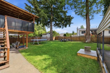 Front Yard Photo of 15318 87a Avenue, Surrey, BC