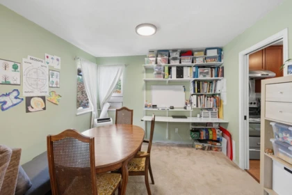 Kitchen Photo of 15318 87a Avenue, Surrey, BC