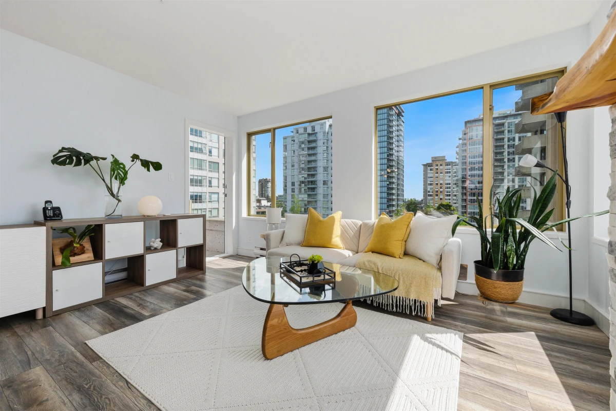 Living Room Photo of 606 137 W 17 Street, North Vancouver, BC