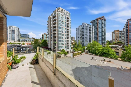 Guest Bathroom Photo of 606 137 W 17 Street, North Vancouver, BC