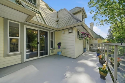 Kitchen Photo of 203 22275 123 Avenue, Maple Ridge, BC