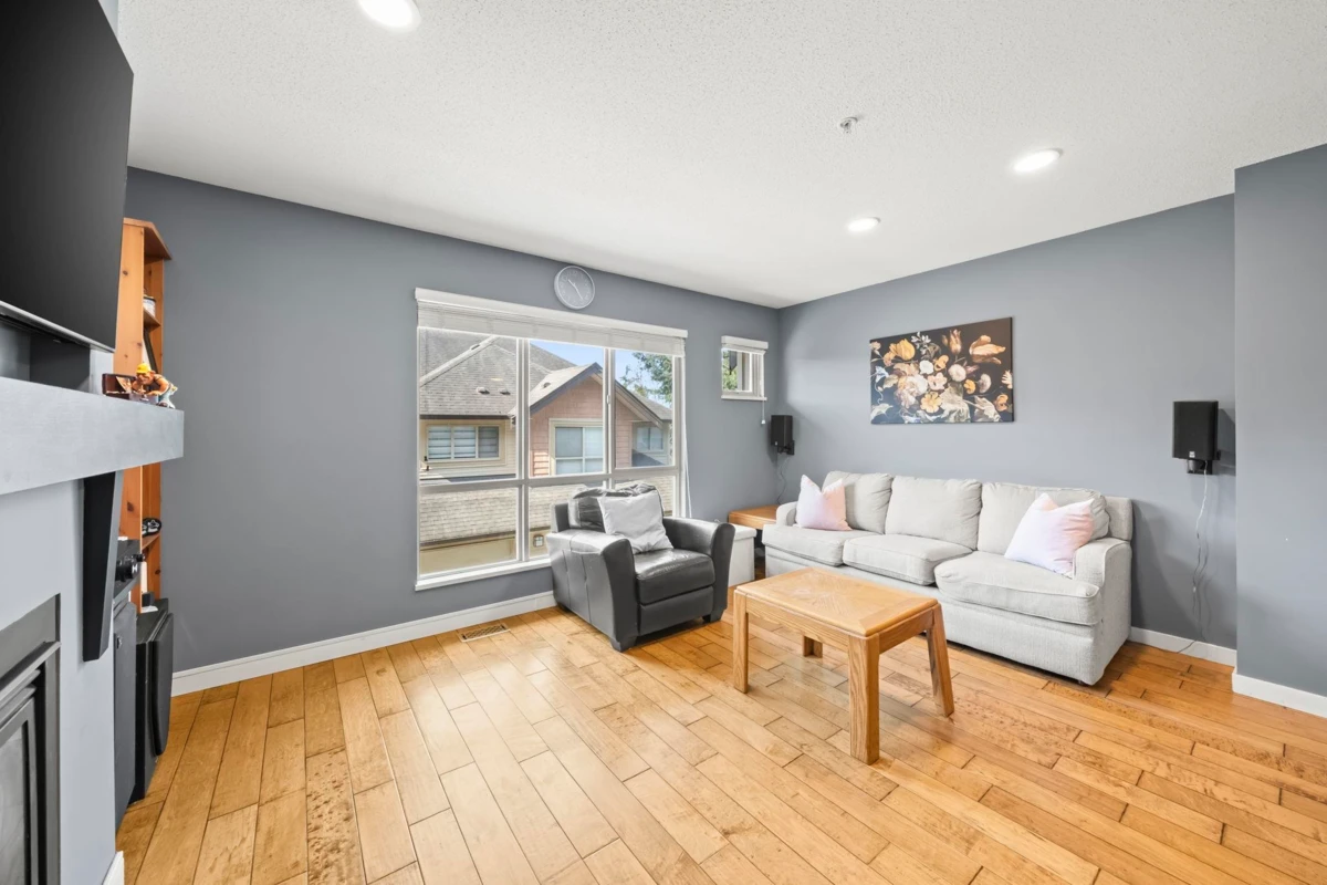 Dining Area Photo of 45 20350 68 Avenue, Langley, BC