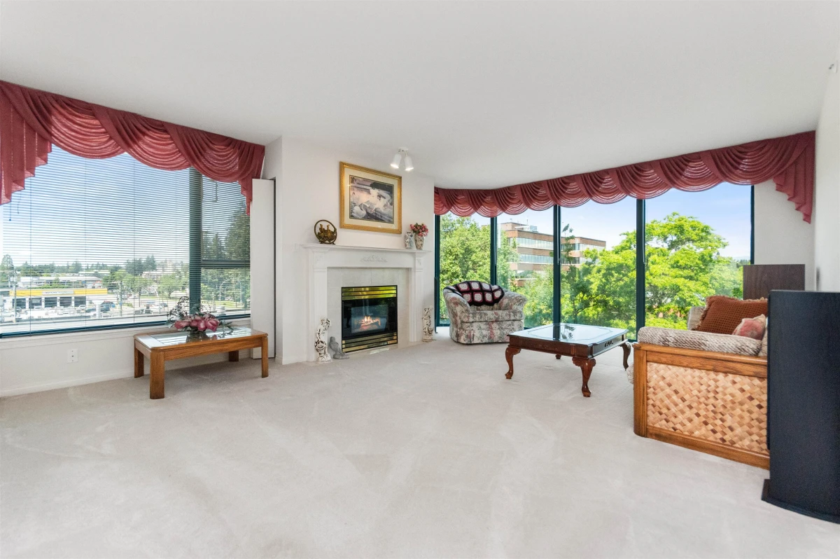 Dining Area Photo of 501 32330 South Fraser Way, Abbotsford, BC
