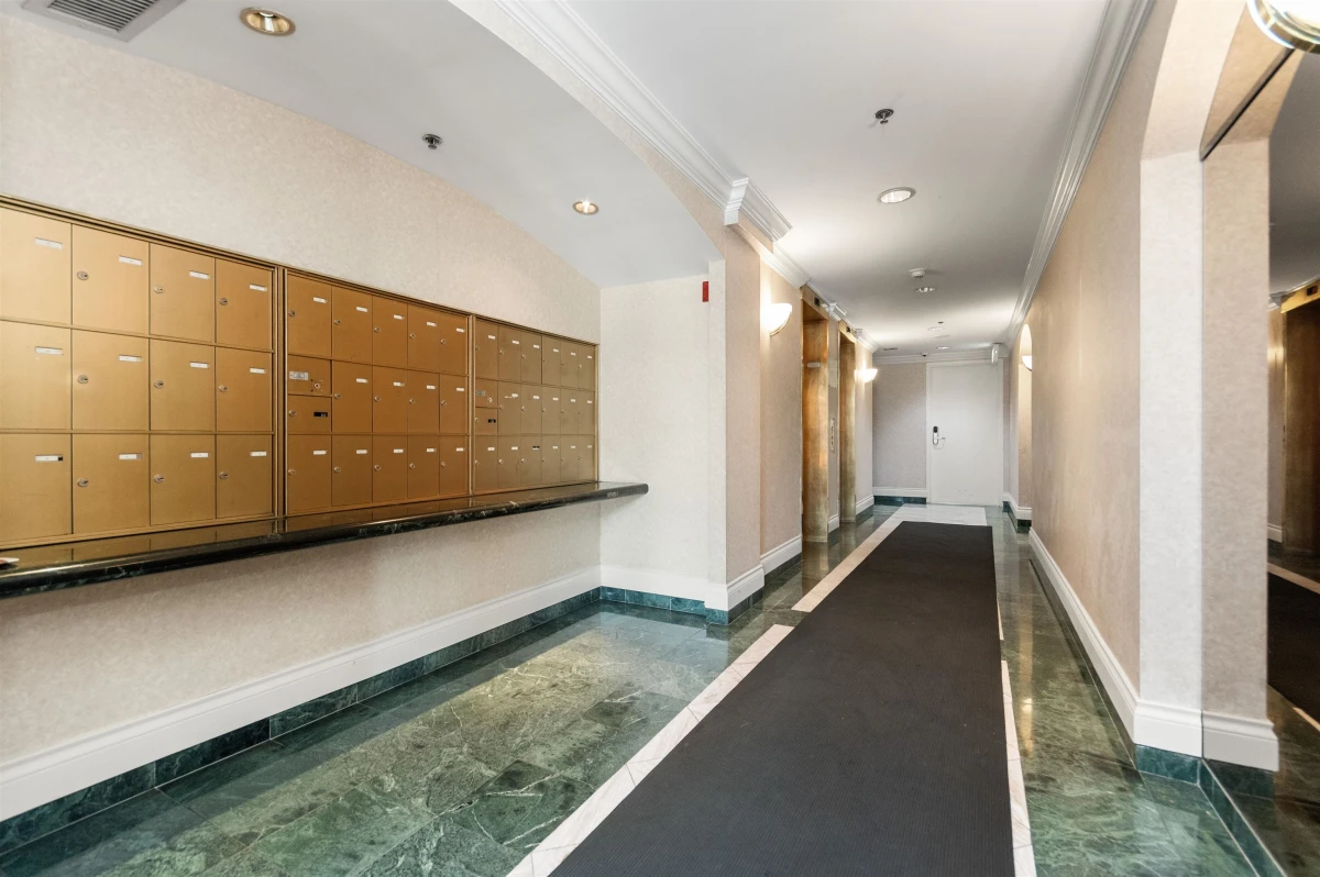 Family Room Photo of 501 32330 South Fraser Way, Abbotsford, BC