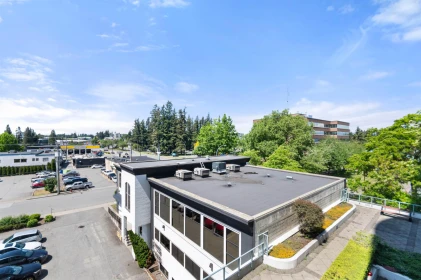 Garden / Landscaping Photo of 501 32330 South Fraser Way, Abbotsford, BC