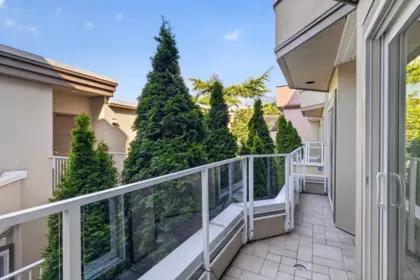 Entry Foyer Photo of 1261 W 7th Avenue, Vancouver, BC