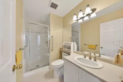 Primary Bathroom Photo of 602 6521 Bonsor Avenue, Burnaby, BC