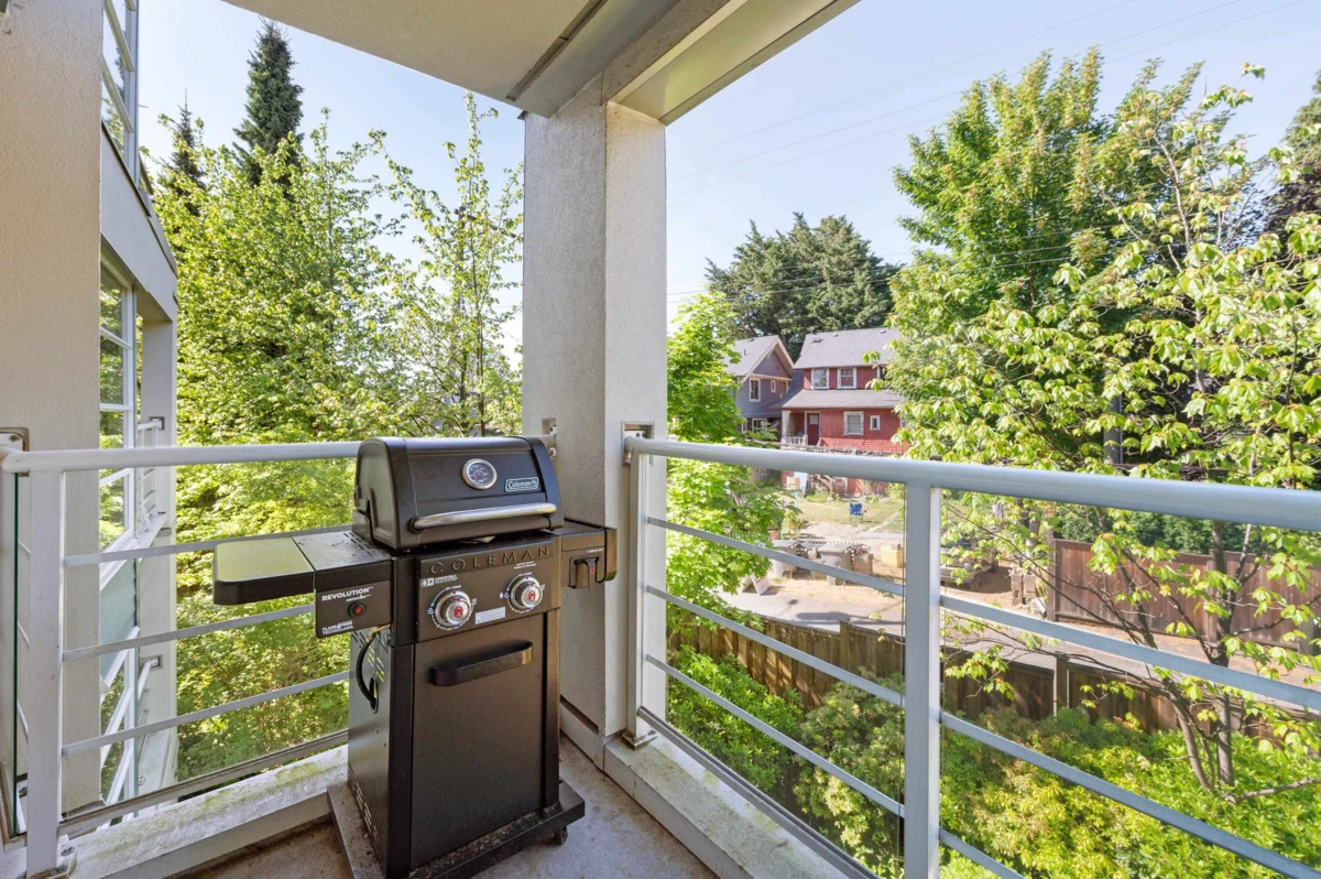 Family Room Photo of 304 2525 W 4th Avenue, Vancouver, BC