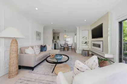 101 330 W 2nd Street, North Vancouver, BC, North Vancouver — Apartment/Condo for sale